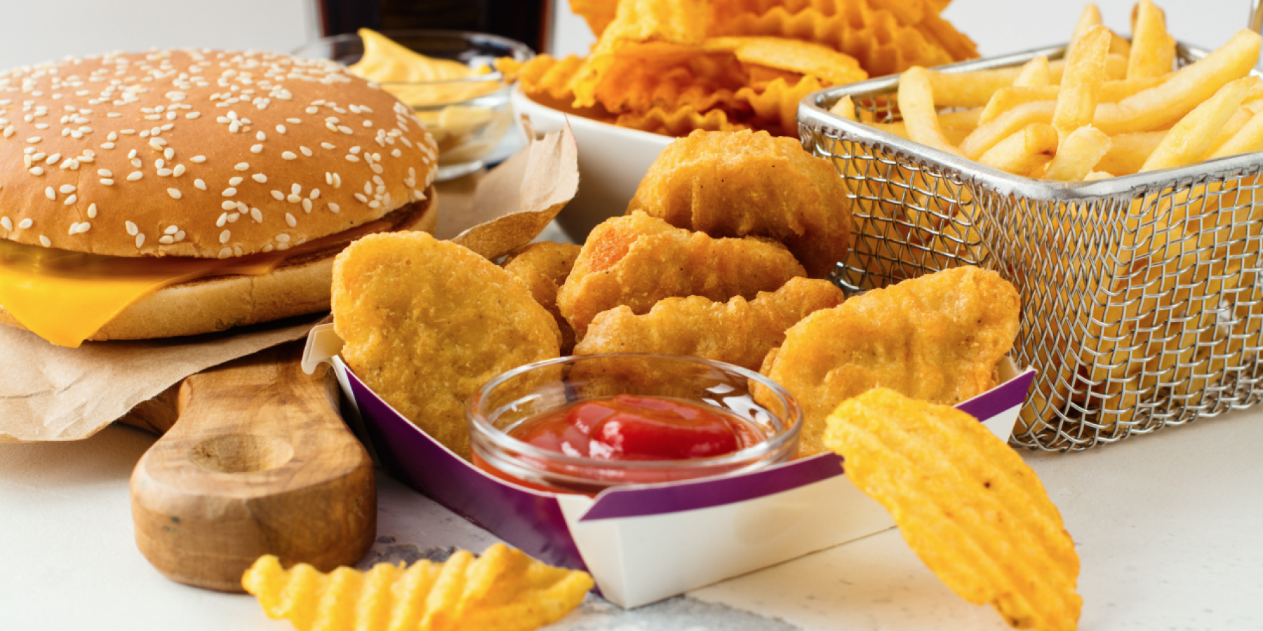 Hình ảnh minh họa trans fat gây hại cho tim mạch và làm tăng cholesterol xấu